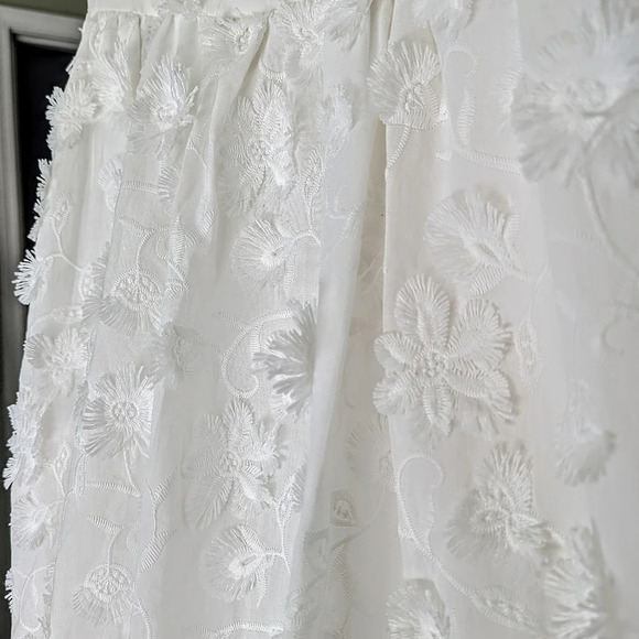 NWT Gal Meets Glam x Anthropologie Trudy White Floral Applique Dress Size 4 - Picture 6 of 8